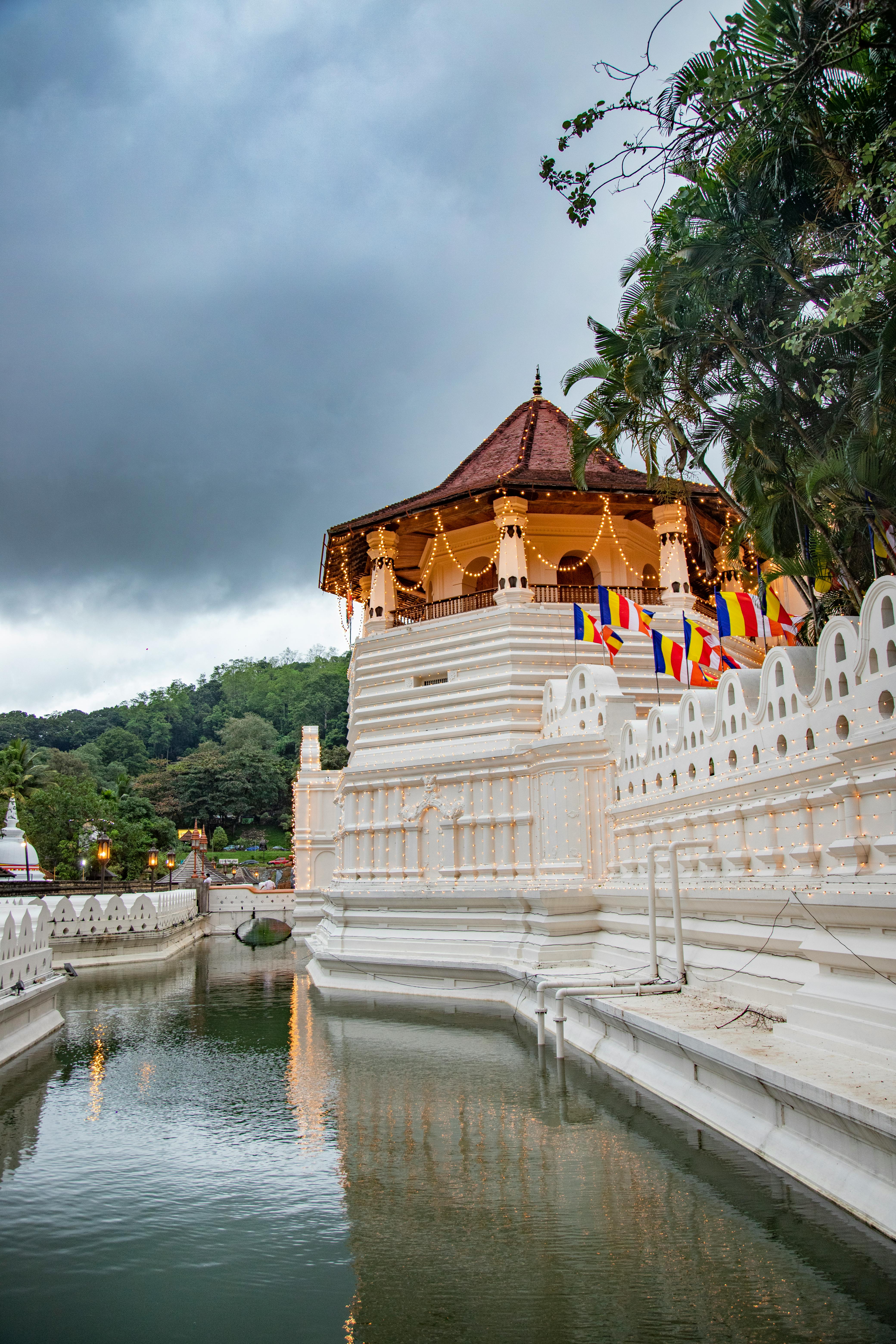 Temple of Buddha Tooth Relic Sri Lanka.jpg