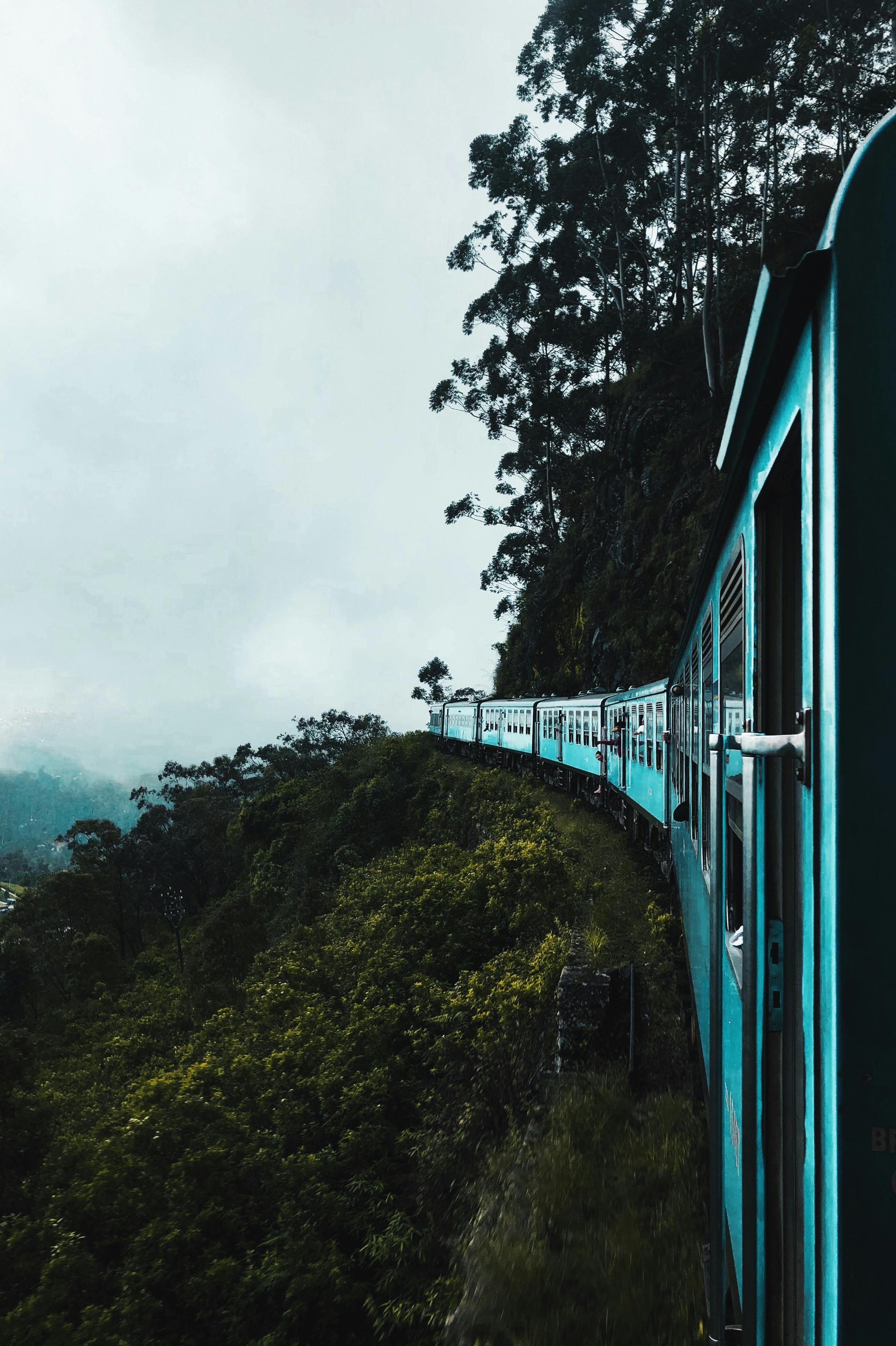 Train via mountains_Nuwara Eliya_Sri Lanka.jpg